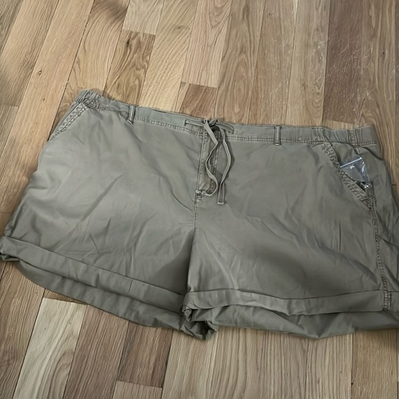 Sonoma Women’s Ultracomfort Bermuda Shorts size 4X NWT New - Picture 1 of 10